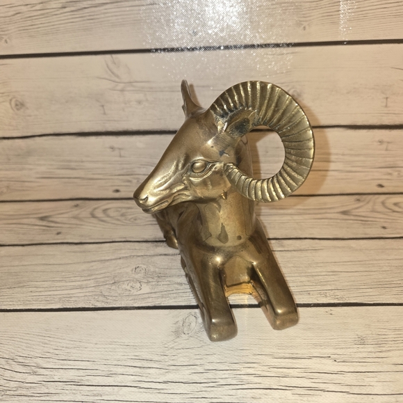 Vintage Solid Brass Ram Figurine | Made in Korea | Aries Zodiac | Mid-Century Bo - Picture 5 of 9